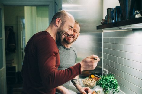 Gemeinsam miteinander lachen können – ein wesentlicher Punkt für viele Männer in Langzeitbeziehungen! © iStock / fotografixx Gemeinsam miteinander lachen können – ein wesentlicher Punkt für viele Männer in Langzeitbeziehungen! © iStock / fotografixx