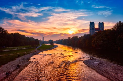 Tatort München Flaucher – hier wurde Paul zum Opfer eines Mobs und fragt sich seitdem, was er hätte anders machen können @ iStock / f9photos